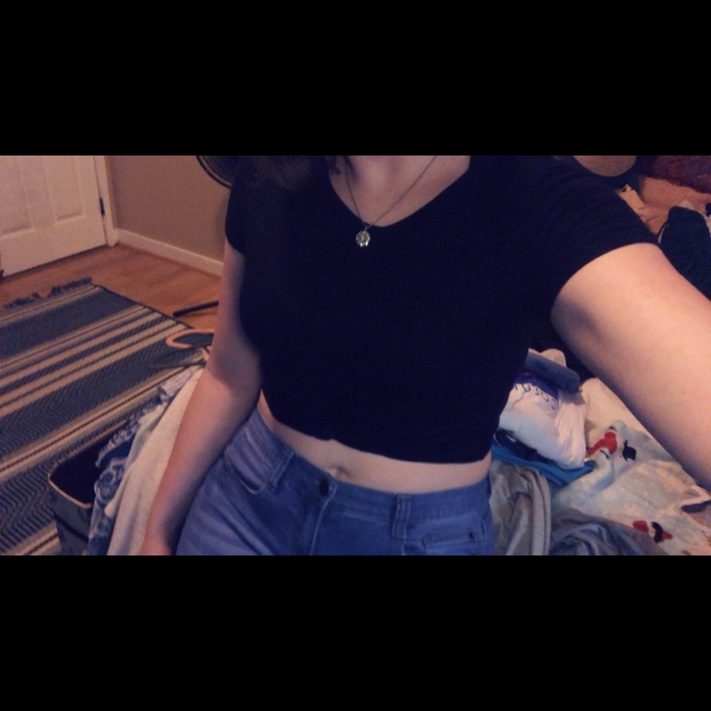 Black tied crop top NWOT